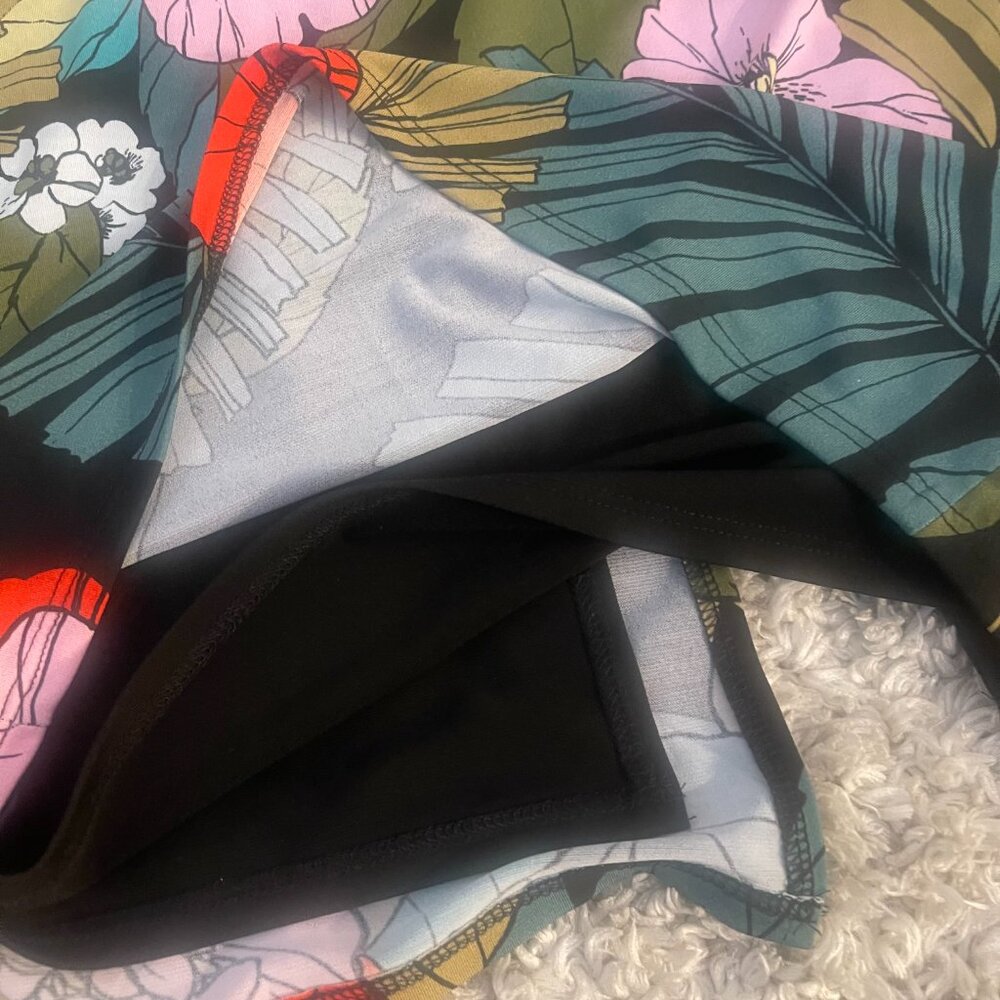 GUESS Tropical Floral Pencil Skirt Front Slit Stretch S - Picture 9 of 9